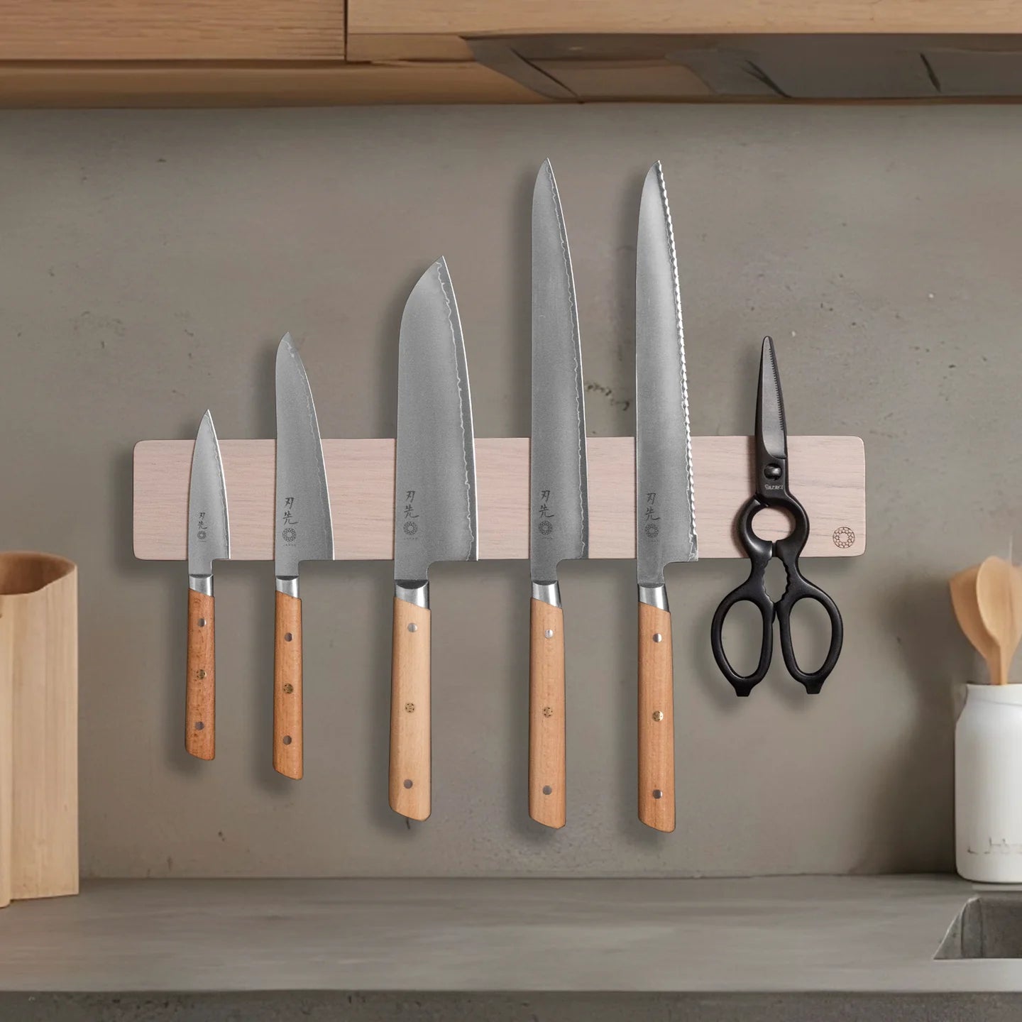Hazaki - White Oak Magnetic Knife Rack