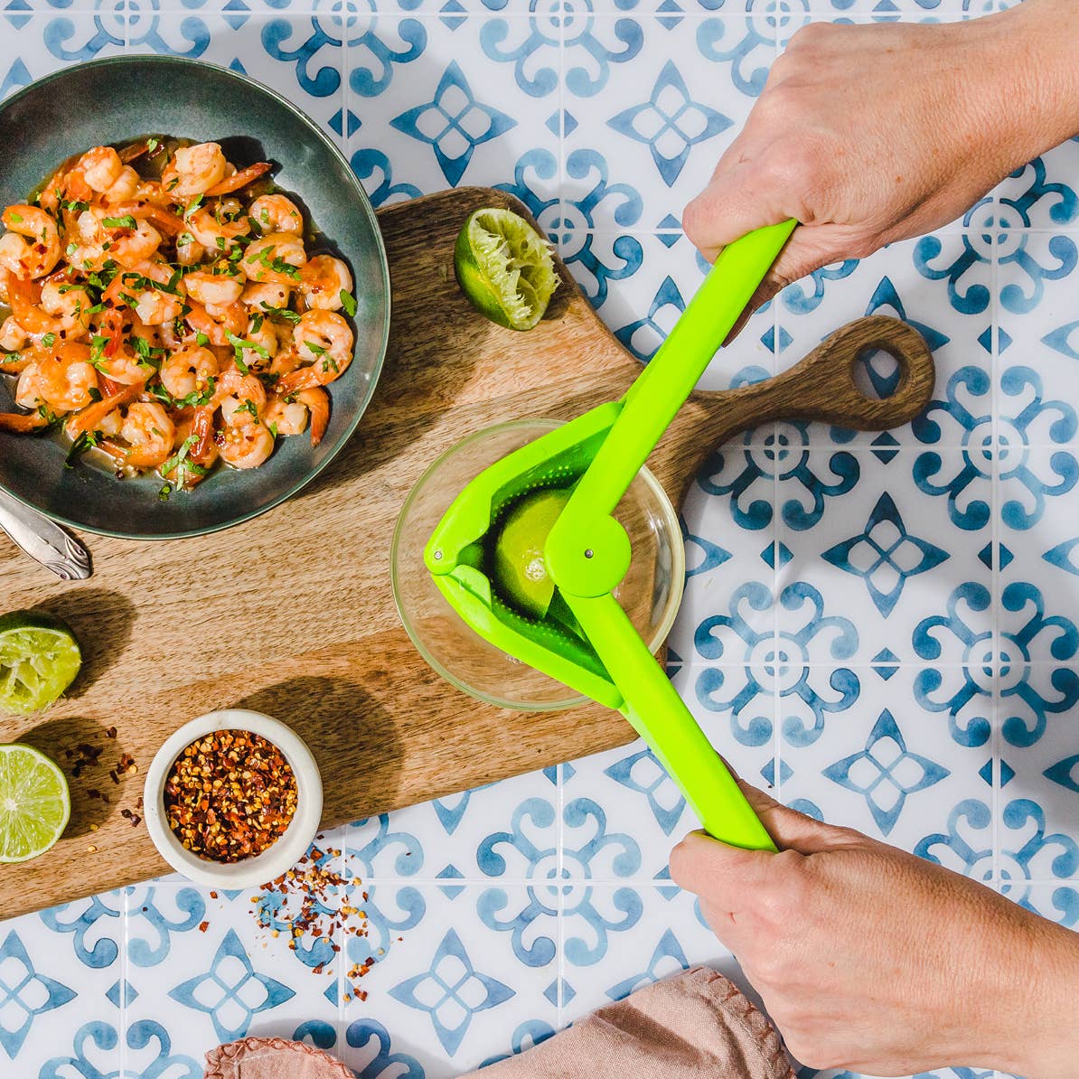 Fluicer Easy Squeeze Space-Saving Juicer