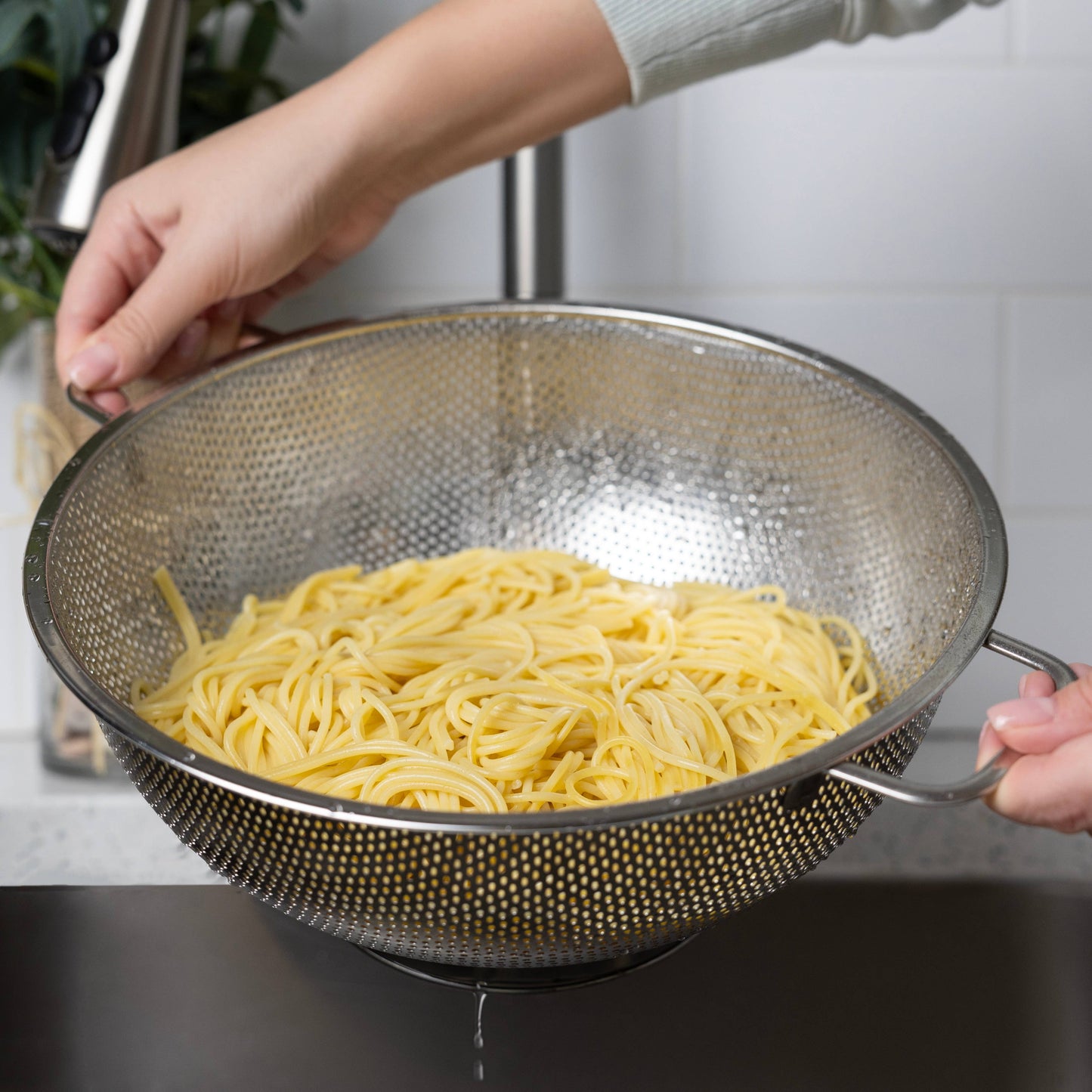 Colander - Large Stainless Steel Strainer, 5 Quart