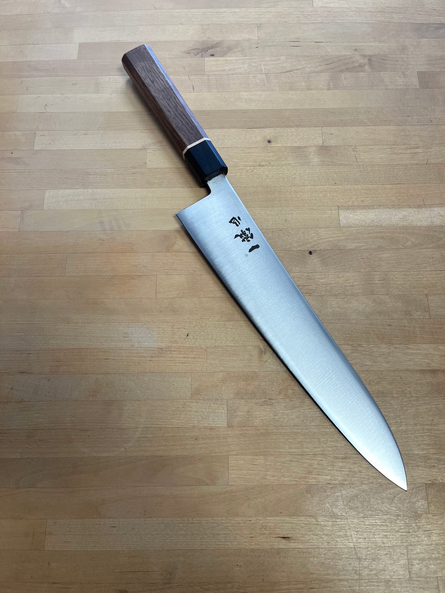 Ittesu, Aogami Super Gyuto 270 (IWK-208)