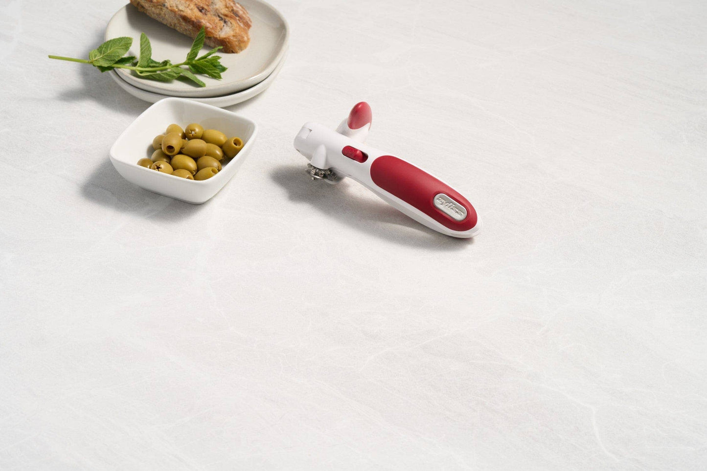 Zyliss Lock N' Lift Manual Can Opener with Lid Magnet