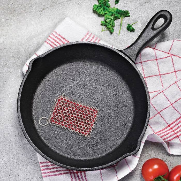 Chainmail Cast Iron Scrubber with Silicone Core