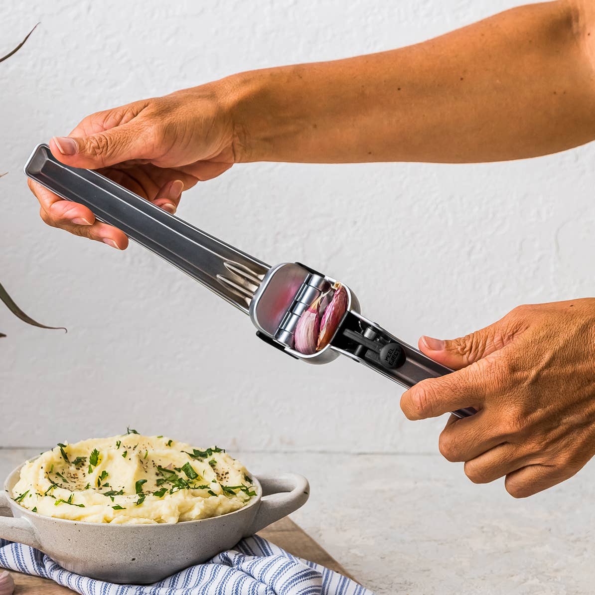 Garject Self-Cleaning Garlic Press
