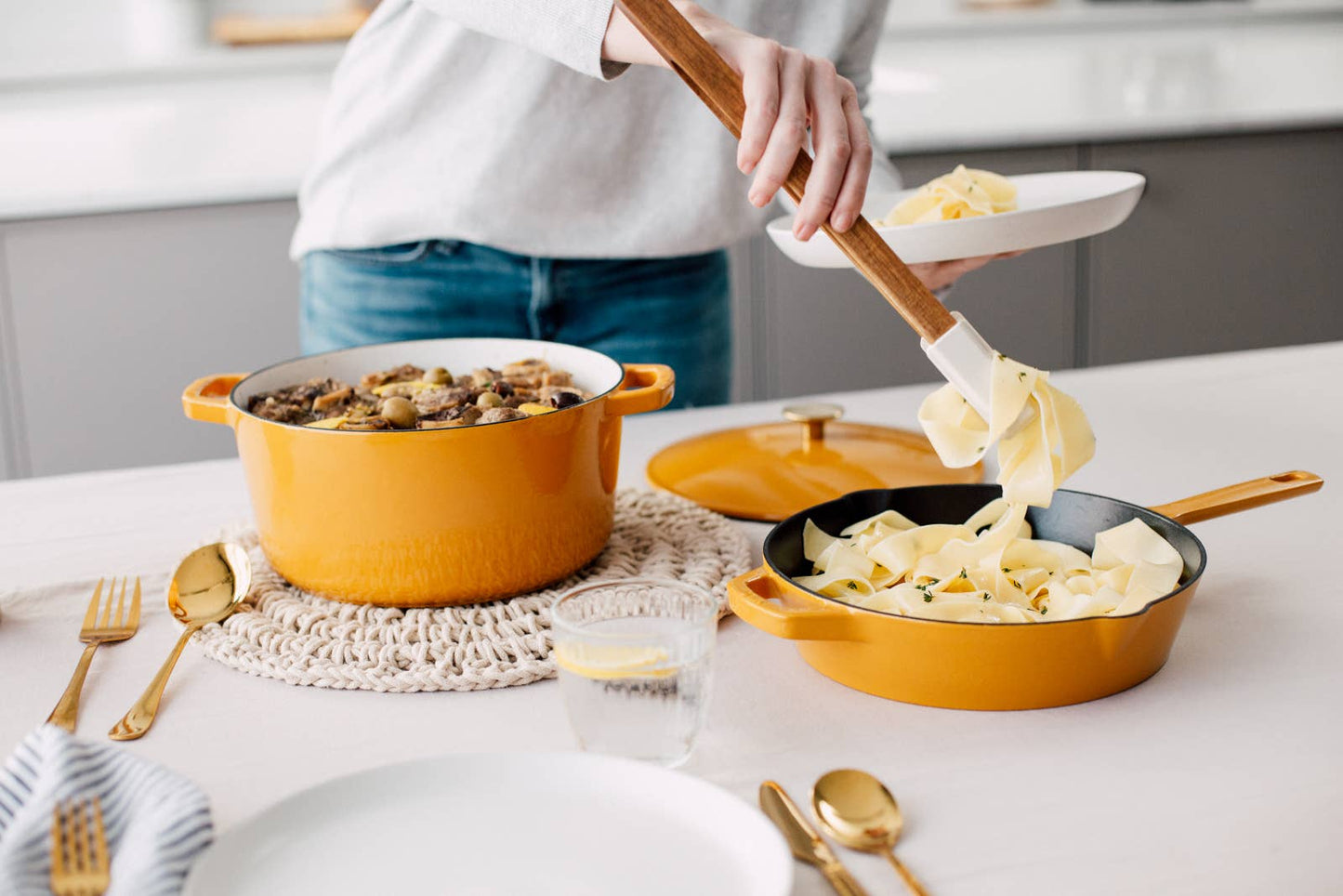 Kana Milo 10-inch Skillet with lid