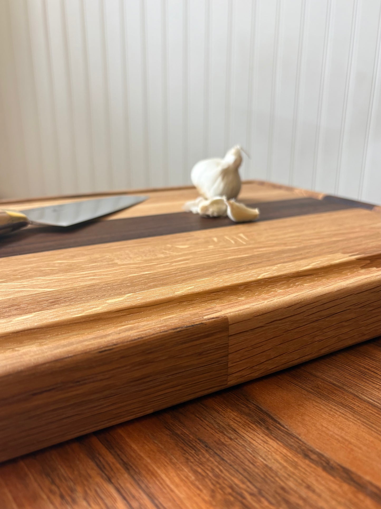 TKSM - Edge Grain Cutting Board Hardwood Blend, 18x12x1.25