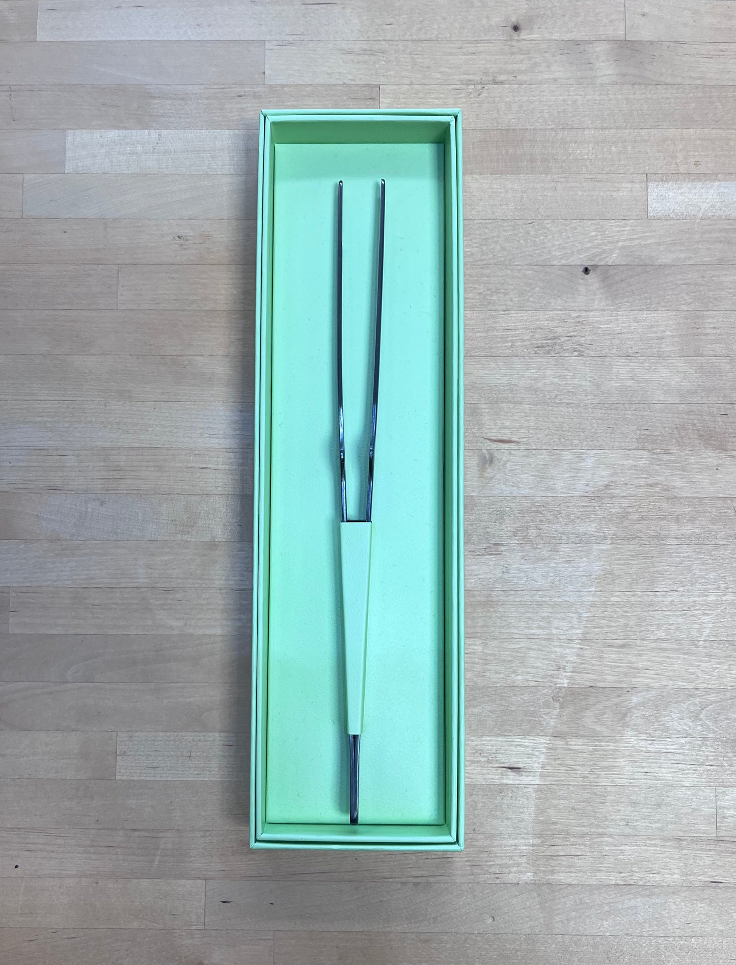 Gestura, Stando Tong/Tweezer in Gunmetal