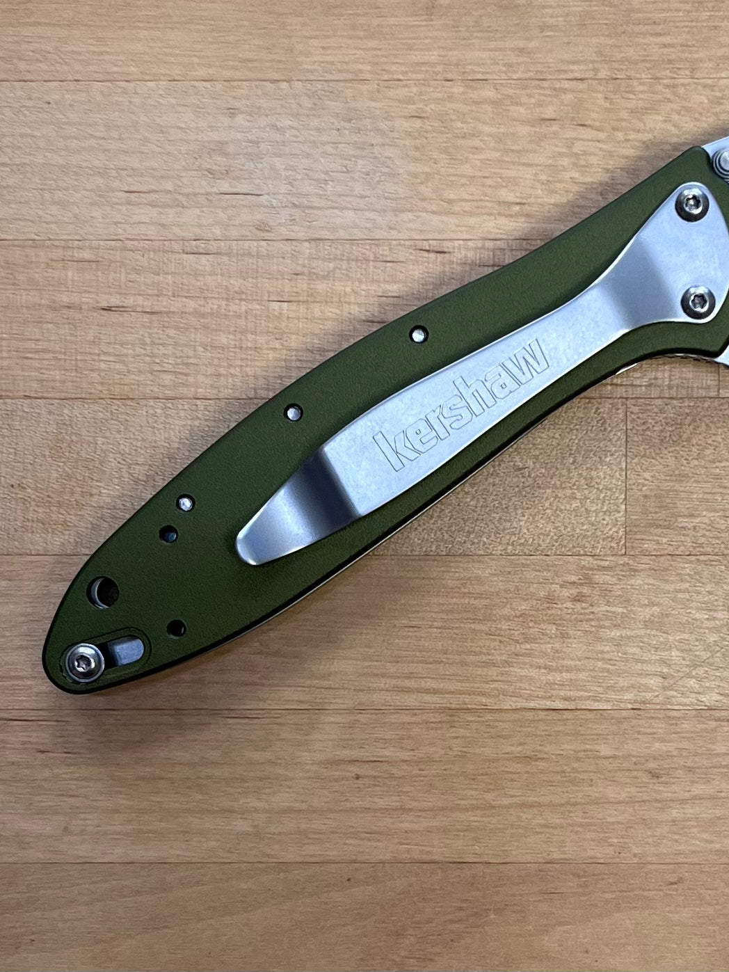 Clip of knife that read KERSHAW