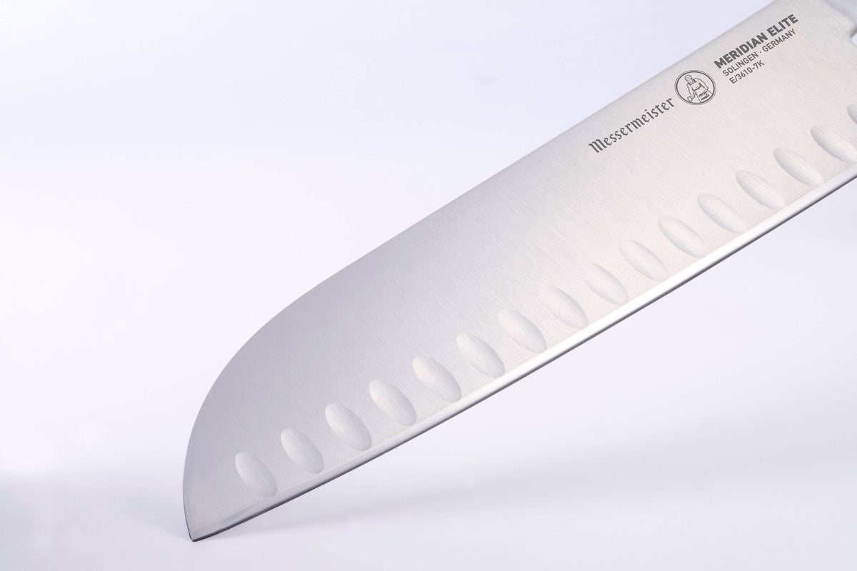 Santoku blade edge 