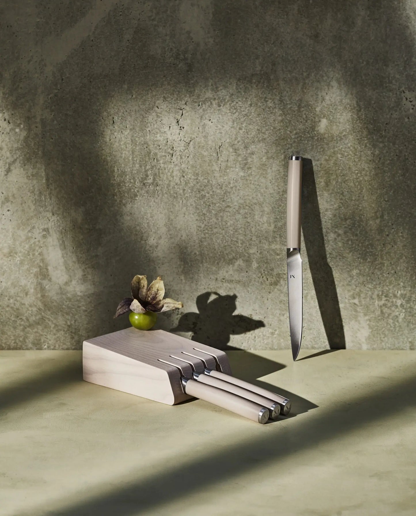The Table Knives (Set of 4 Steak Knives)